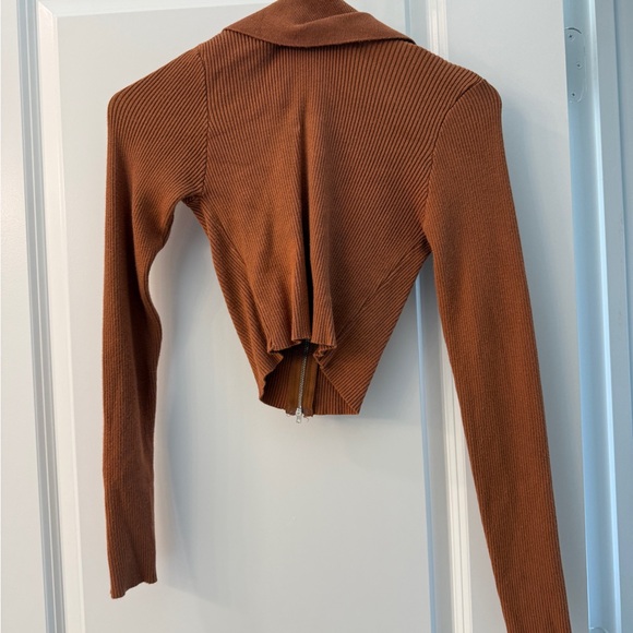 Rust Zip-Front Ribbed Crop Top - Picture 2 of 3
